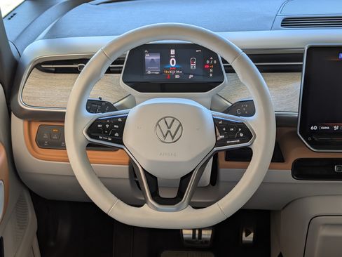 Used 2025 Volkswagen ID. Buzz 1st Edition RWD image 27
