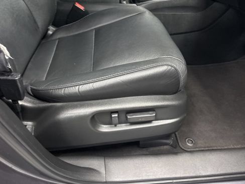 Used 2021 Honda Pilot Touring image 14