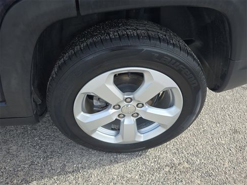 Used 2018 Jeep Compass Latitude w/ Safe & Security Group image 29