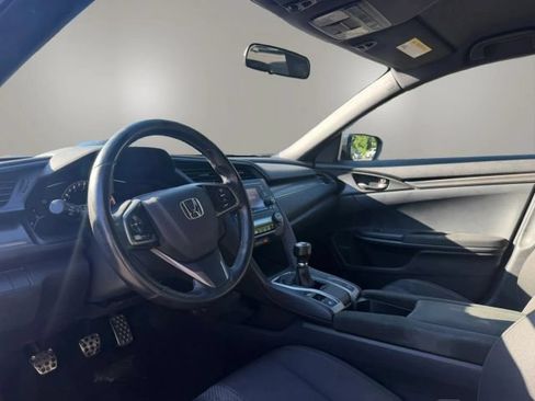 Used 2018 Honda Civic Sport image 9