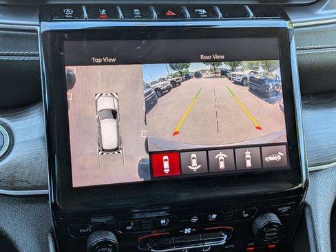 New 2023 Jeep Grand Cherokee Limited w/ Luxury Tech Group II AWD/4WD image 25