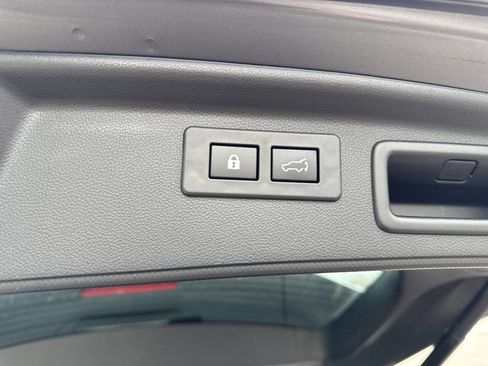 Used 2023 Subaru Forester Limited image 23