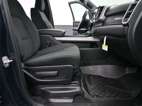 New 2026 RAM 1500 4x4 Crew Cab image 18