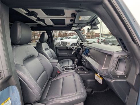 New 2025 Ford Bronco Badlands image 7
