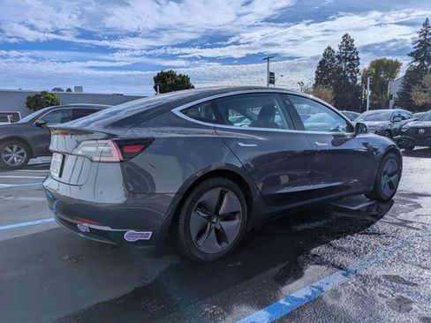 Used 2018 Tesla Model 3 Mid Range image 5