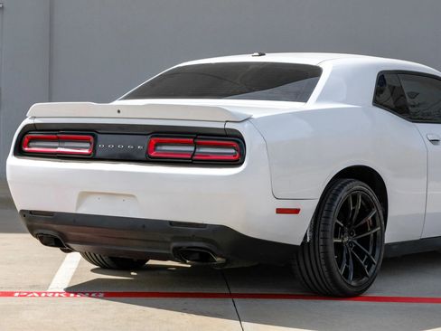 Used 2022 Dodge Challenger R/T image 5