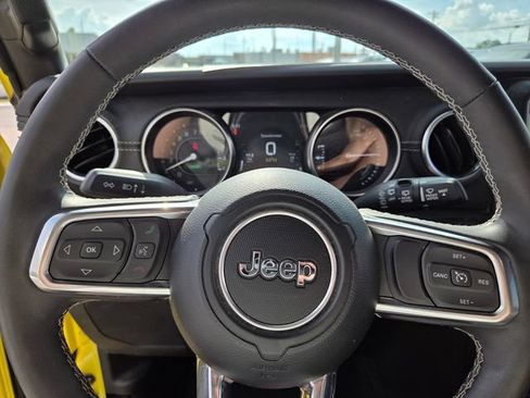 Used 2023 Jeep Wrangler Unlimited Sahara w/ Cold Weather Group AWD/4WD image 25