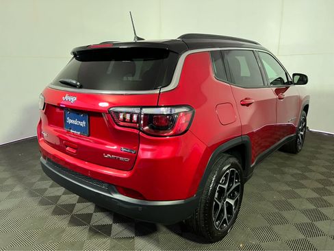 Used 2025 Jeep Compass Limited w/ Sun & Sound Group AWD/4WD image 7
