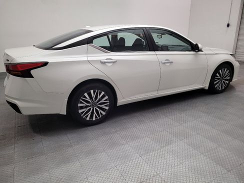 Used 2023 Nissan Altima 2.5 SV FWD image 10