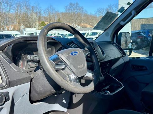 Used 2019 Ford Transit 250 148 Medium Roof RWD image 5