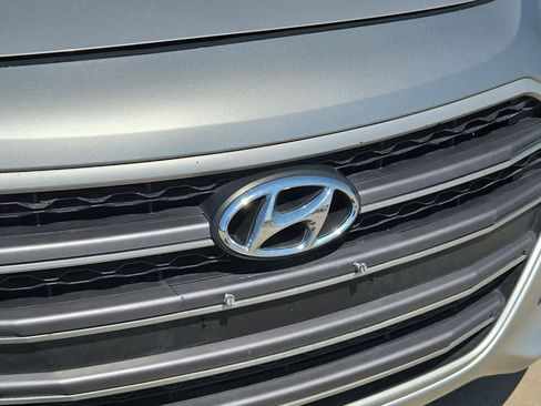 Used 2017 Hyundai Elantra GT FWD image 10