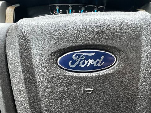 Used 2011 Ford F150 Lariat w/ Lariat Chrome Pkg AWD/4WD image 16
