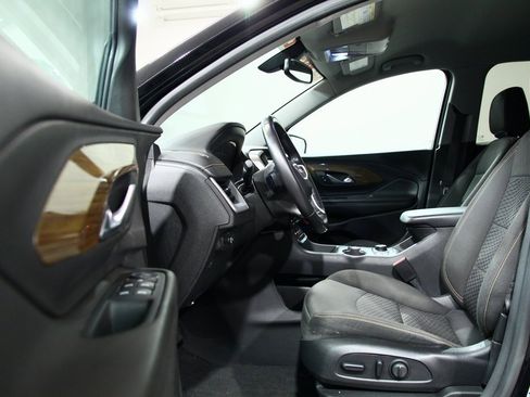 Used 2019 GMC Terrain SLE w/ Driver Convenience Package image 18