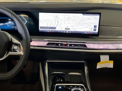 Used 2025 BMW i7 eDrive50 image 6