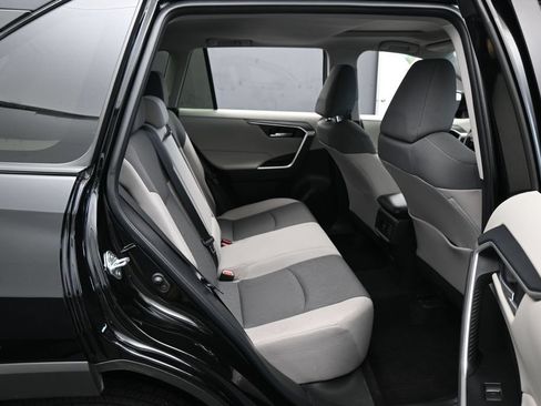 Used 2025 Toyota RAV4 XLE w/ Convenience Package FWD image 36