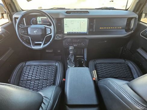 Used 2021 Ford Bronco Wildtrak image 8