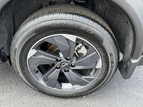 Certified 2026 Nissan Rogue SV FWD image 7