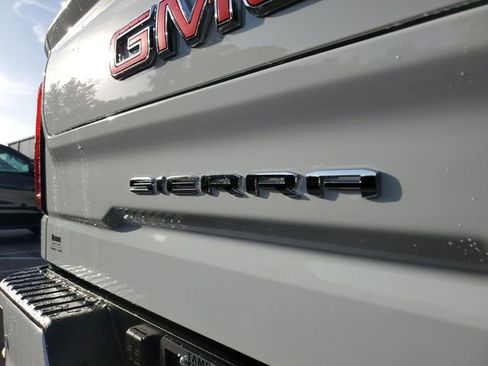 Used 2025 GMC Sierra 1500 AT4 w/ AT4 Premium Package AWD/4WD image 7