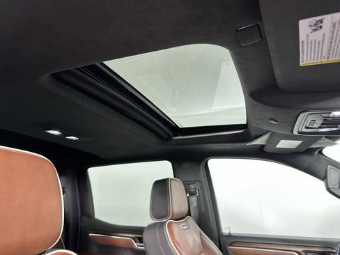 Used 2025 GMC Sierra 1500 Denali Ultimate image 2