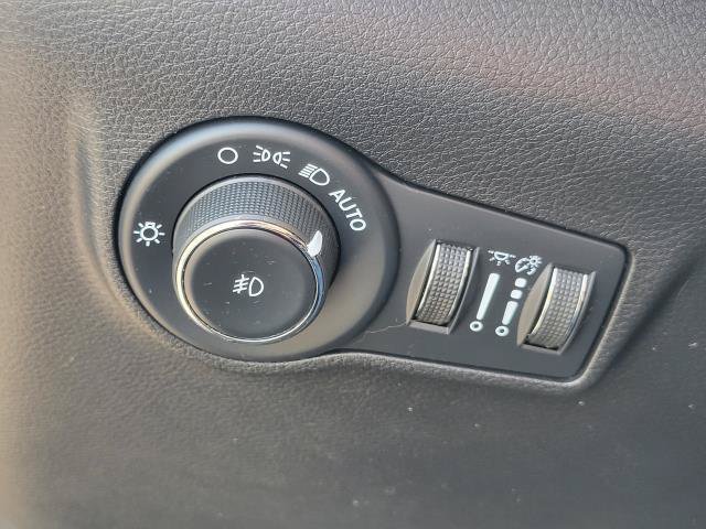 Certified 2022 Jeep Compass Trailhawk w/ Trailhawk Convenience Group AWD/4WD image 8