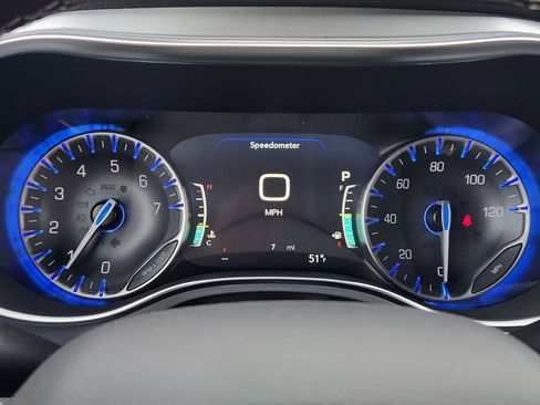 New 2026 Chrysler Pacifica Limited image 12