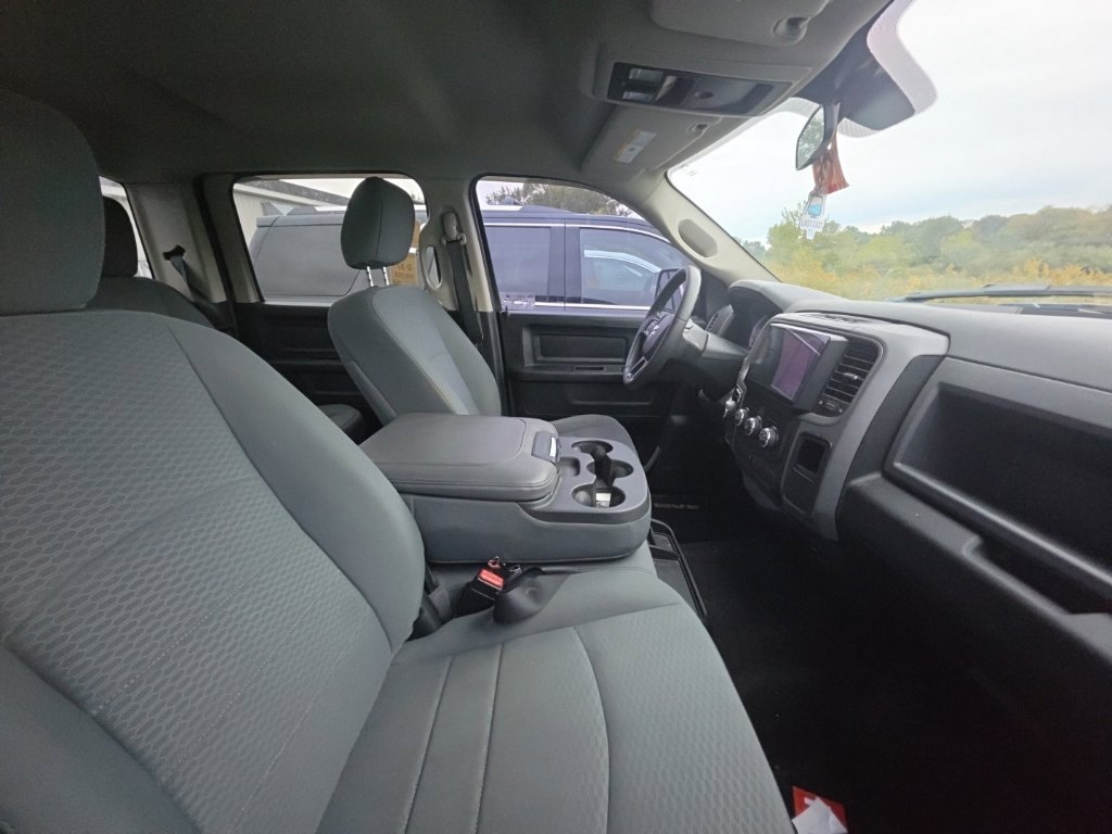 Used 2018 RAM 1500 Express w/ Wheel & Sound Group AWD/4WD image 4