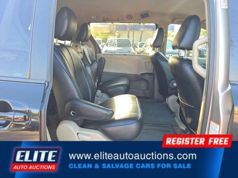 Used 2015 Toyota Sienna LE FWD image 12