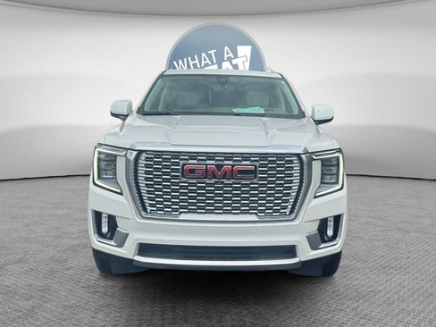 Used 2021 GMC Yukon Denali w/ Denali Premium Package AWD/4WD image 9