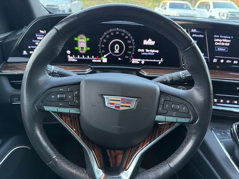 Used 2022 Cadillac Escalade Premium Luxury w/ LPO, Illumination Package image 13