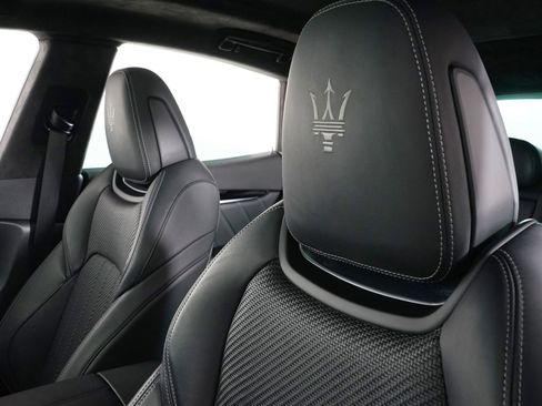 Used 2022 Maserati Levante Modena AWD/4WD image 24