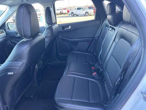 Used 2022 Ford Escape Titanium w/ Class II Trailer Tow Package image 17