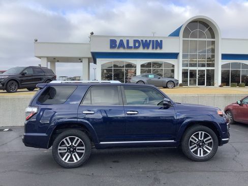 Used 2020 Toyota 4Runner Limited image 8
