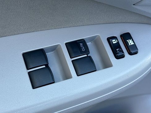 Used 2009 Toyota Corolla LE FWD image 12