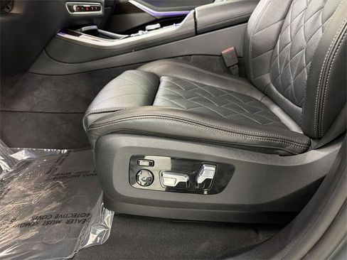 Used 2024 BMW X5 xDrive50e image 24