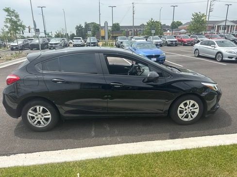 Used 2019 Chevrolet Cruze LS FWD image 6