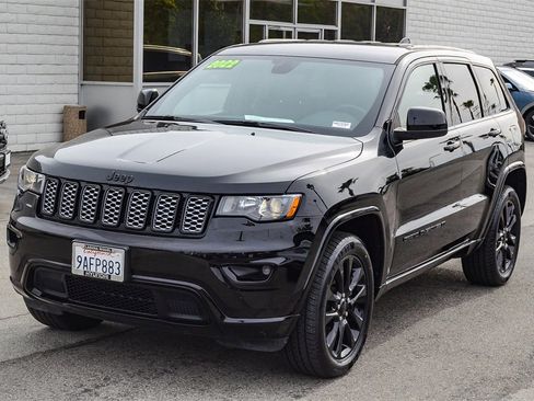 Used 2022 Jeep Grand Cherokee Laredo X image 3