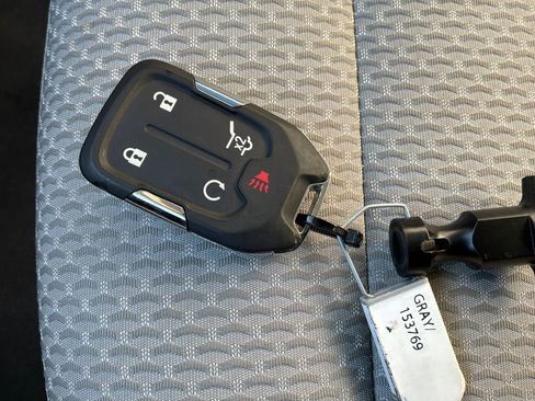 Used 2020 GMC Acadia SLE w/ Driver Convenience Package image 28