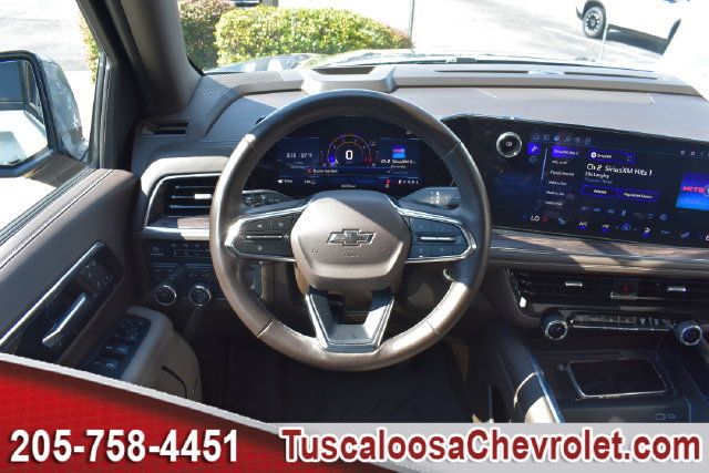 Used 2025 Chevrolet Suburban Z71 w/ Comfort Package AWD/4WD image 37