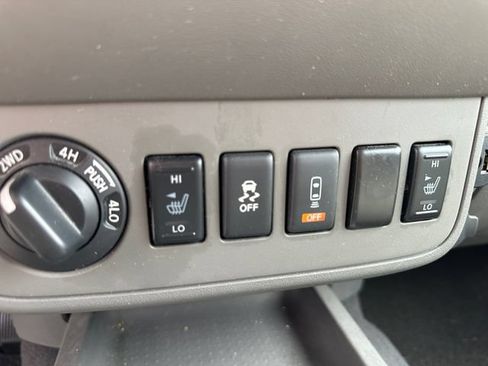 Used 2018 Nissan Frontier SV w/ Value Truck Package AWD/4WD image 22