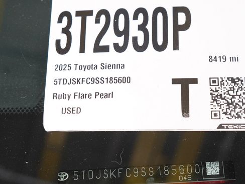 Used 2025 Toyota Sienna XLE w/ XLE Plus Package AWD/4WD image 32