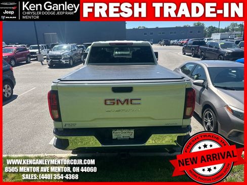 Used 2025 GMC Sierra 2500 SLE w/ SLE Value Package; AWD/4WD image 9