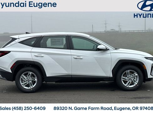 Used 2026 Hyundai Tucson SE image 2