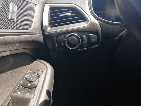 Used 2022 Ford Edge Titanium AWD/4WD image 13