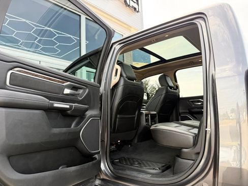Used 2019 RAM 1500 Laramie AWD/4WD image 23
