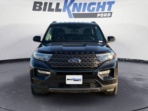 Used 2022 Ford Explorer XLT w/ Equipment Group 202A image 8