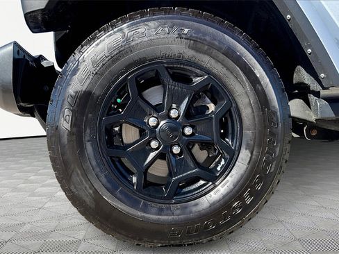 Used 2022 Jeep Gladiator Sport image 9