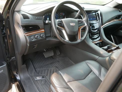 Used 2020 Cadillac Escalade Premium Luxury w/ Escalade Sport Edition AWD/4WD image 11