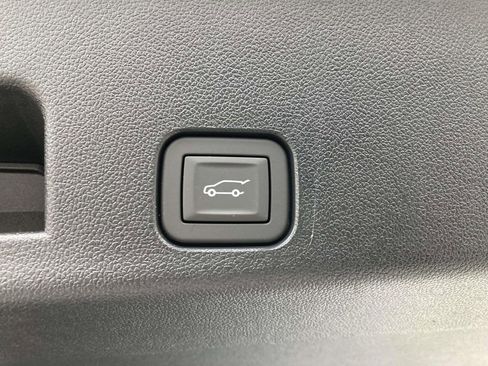 New 2026 Chevrolet Traverse LT w/ Sun and Wheel Package FWD image 12