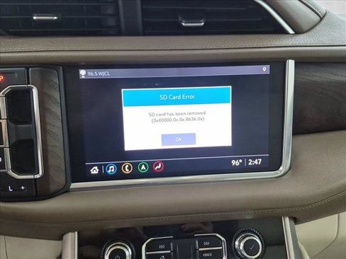 Used 2021 GMC Yukon XL Denali AWD/4WD image 13