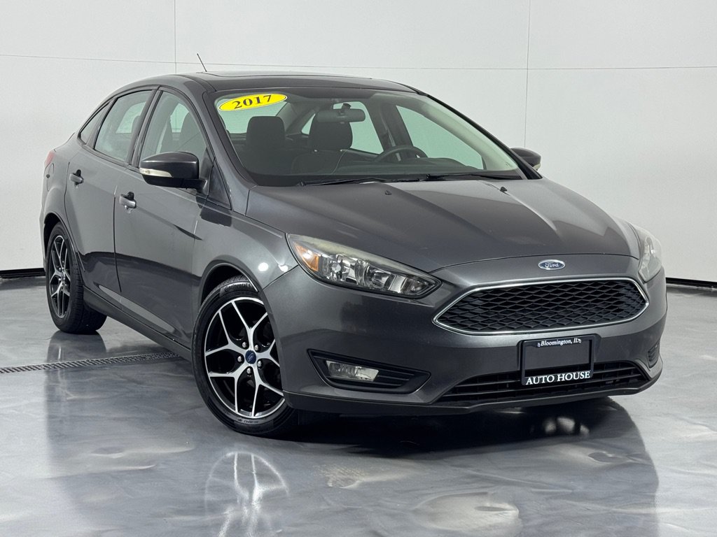 Used 2017 Ford Focus SEL FWD image 2